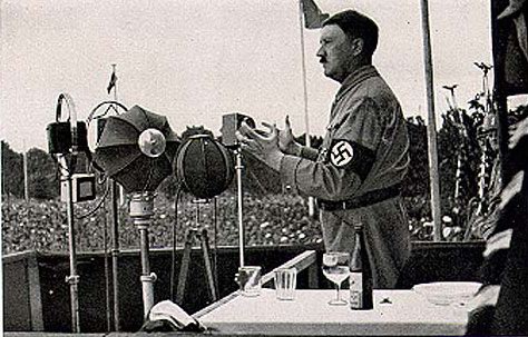 Der Führer spricht!