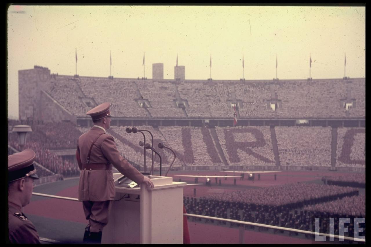 1936 год. Олимпийский стадион Берлин 1936 Гитлер. Адольф Гитлер стадион. Третий Рейх 1936. Берлин 1936 олимпиада нацистов в цвете.